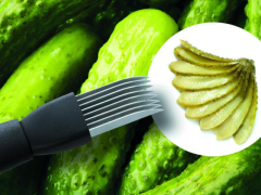 Coupe cornichons TRIANGLE inox 8 lames