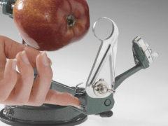 Appareil à peler et couper les pommes, poires et pommes de terre
